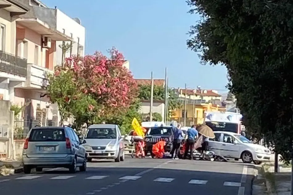 L'incidente in via Piemonte (foto L'Unione Sarda - Sirigu)