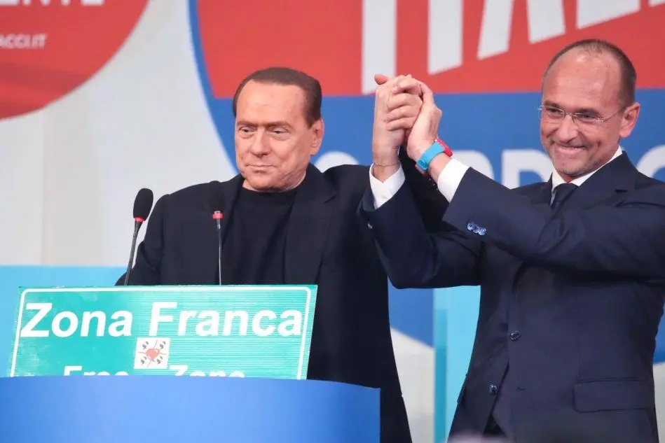 Berlusconi e Cappellacci nell'incontro del primo febbraio