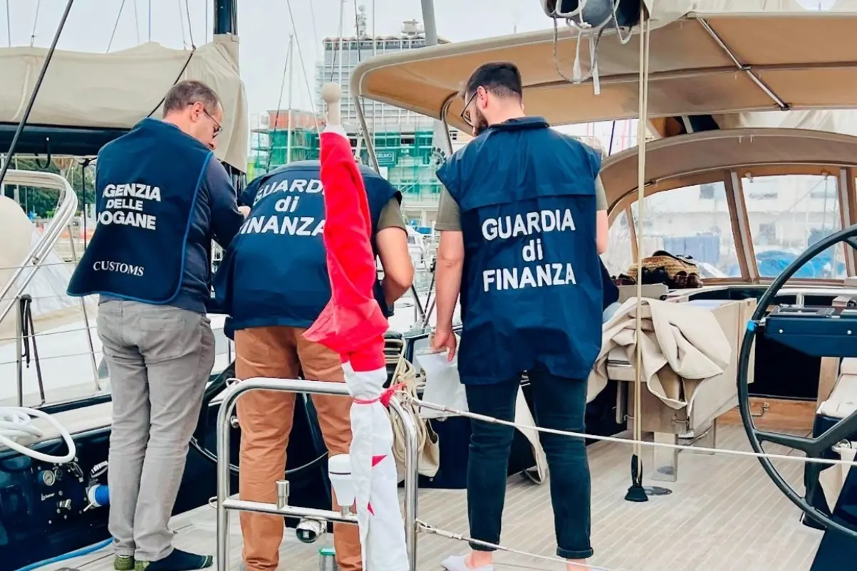 Lo yacht sequestrato (Foto ADM - GDF)