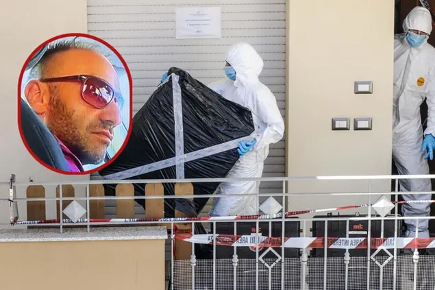 I carabinieri del Ris con i cuscini del divano e, nel tondo, Igor Sollai