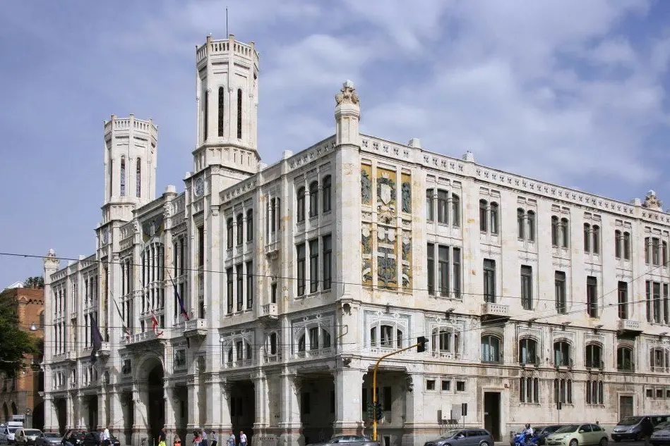 Il Palazzo Civico di Cagliari (foto Wikipedia)