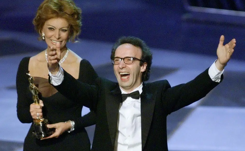 Consegna a Roberto Benigni l'Oscar per &quot;La vita è bella&quot;