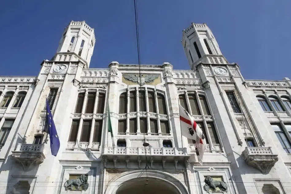 Il municipio di Cagliari (archivio L'Unione Sarda)