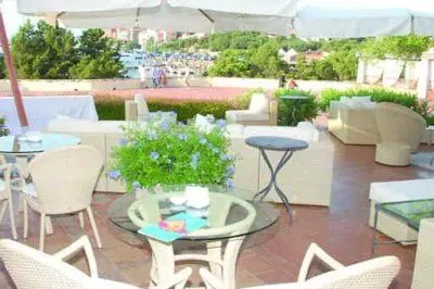 Il bar &quot;Il Portico&quot; di Porto Cervo