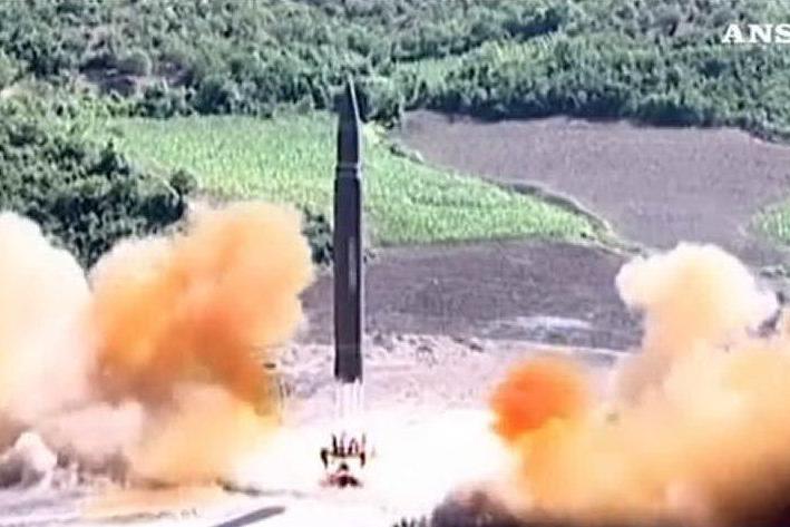 Corea del Nord, nuove minacce a Seul: &quot;I missili sono un avvertimento&quot;