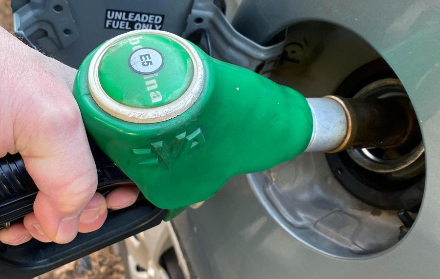 Todde: «Sul caro carburante faremo la nostra parte ma il Governo boccia le proposte sul taglio delle accise»