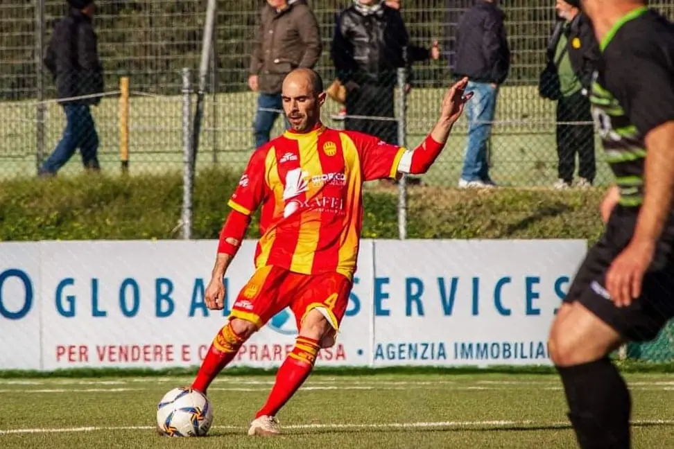 Stefano Mereu, 36 anni, ancora una stagione capitano dei giallorossi (foto Tellini)