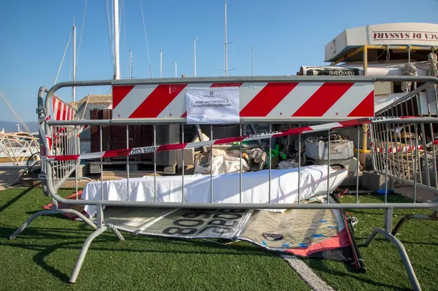 L'imbarcazione sotto sequestro (Foto: Ettore Loi)