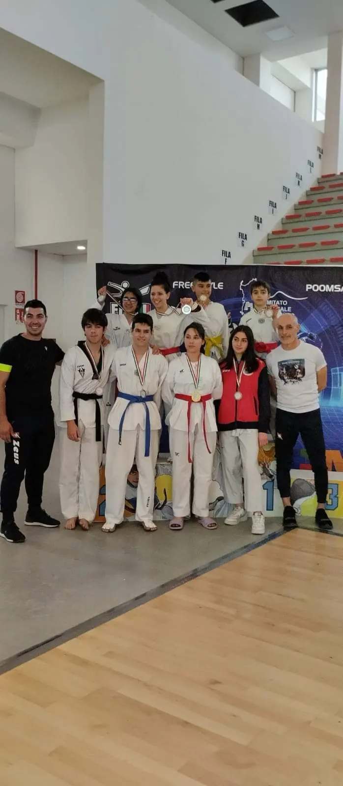Il team Freestyle ai campionati interregionali di combattimento di Oristano con i maestri Alesandor Marongiu e Matteo Pisano