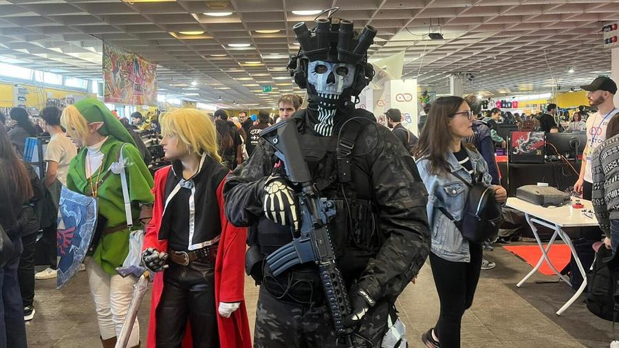 Cosplay, giochi e fantasia: la Fiera presa d’assalto dall’esercito degli ex nerd