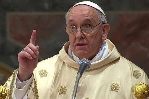 Il Papa ai giovani: &quot;Non andate a prostitute, non è fare l'amore ma torturare una donna&quot;