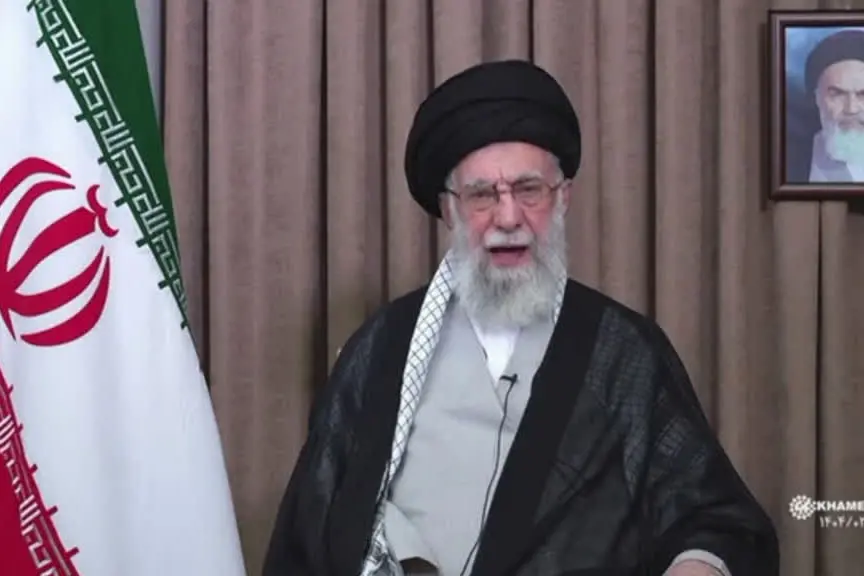 In Iran triumvirato ad interim: "Successore Khamenei in due giorni"