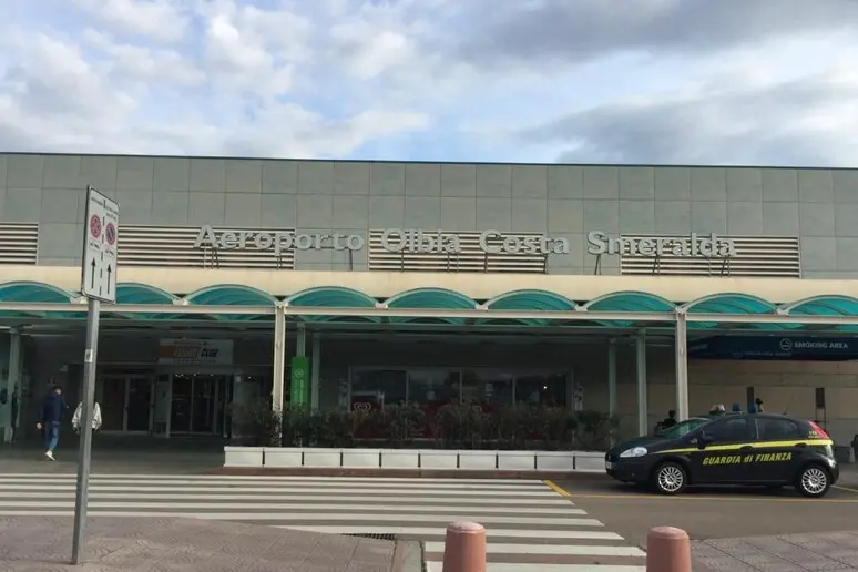 L'aeroporto di Olbia (Ansa)