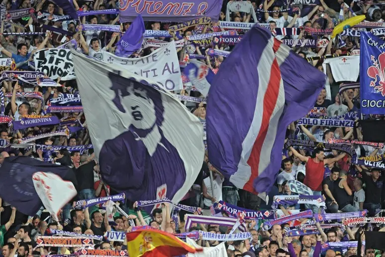 Tifosi della Fiorentina (foto ANSA)