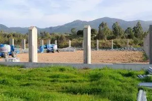 Crollo di una struttura metallica in un cantiere di Villamassargia