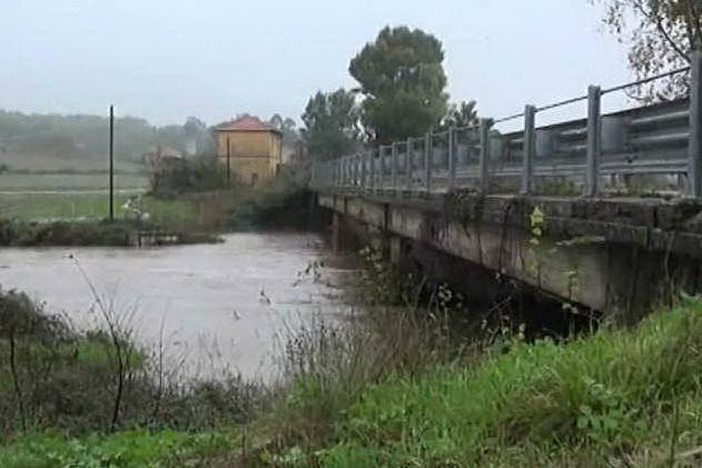 Maltempo nel Sassarese: treni fermi, chiuso un tratto della 131
