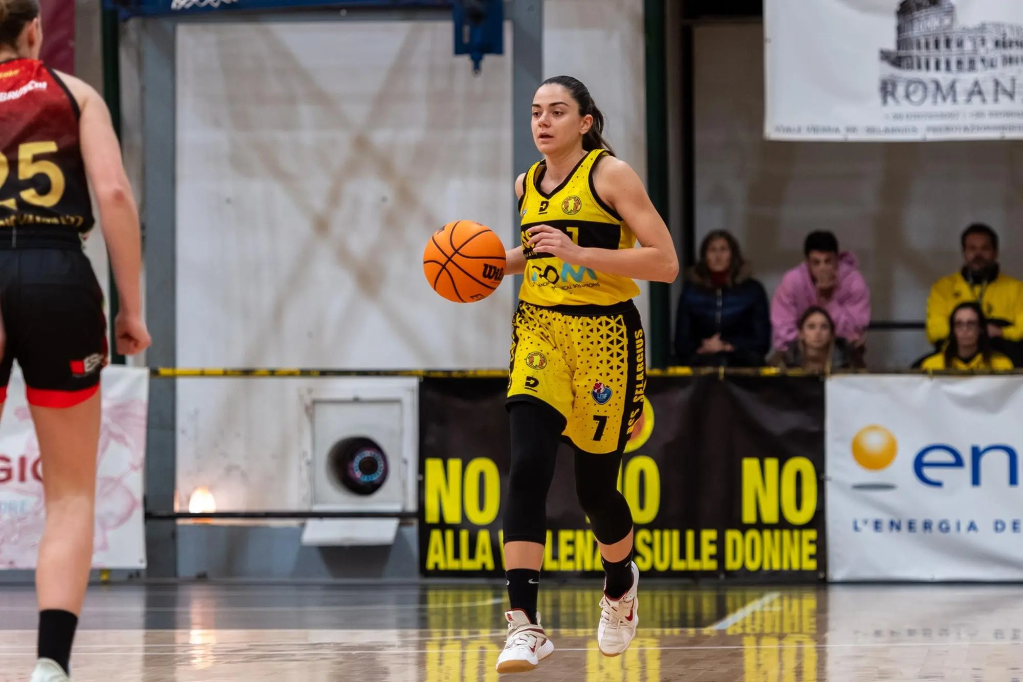 Francesca Mura, guardia della Nuova Icom (foto Cicotto)