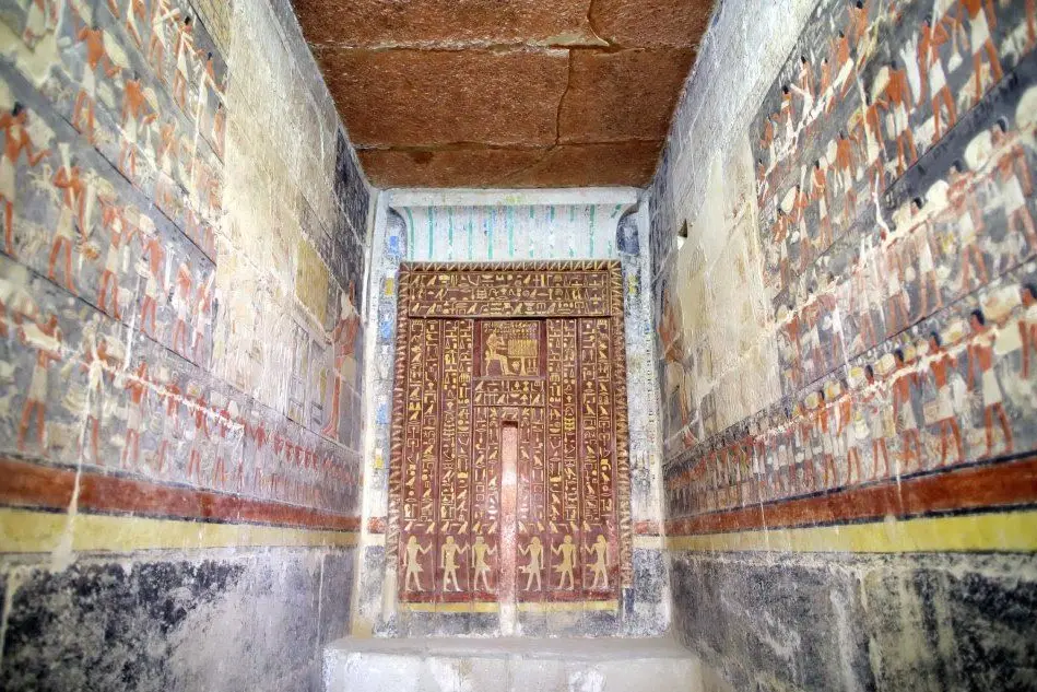L'ingresso alla tomba di Mehu. (Foto Ansa)