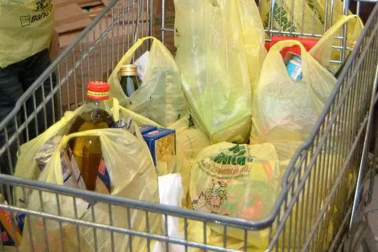 Raccolta di generi alimentari
