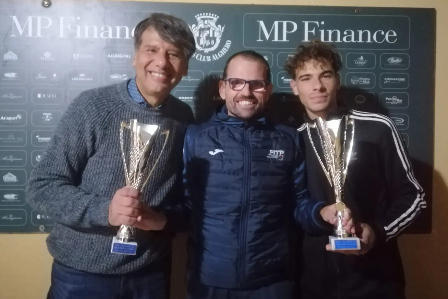 Antonio Pisano ed Enrico Boemo premiati dal giudice arbitro Giuseppe Calise (foto concessa)