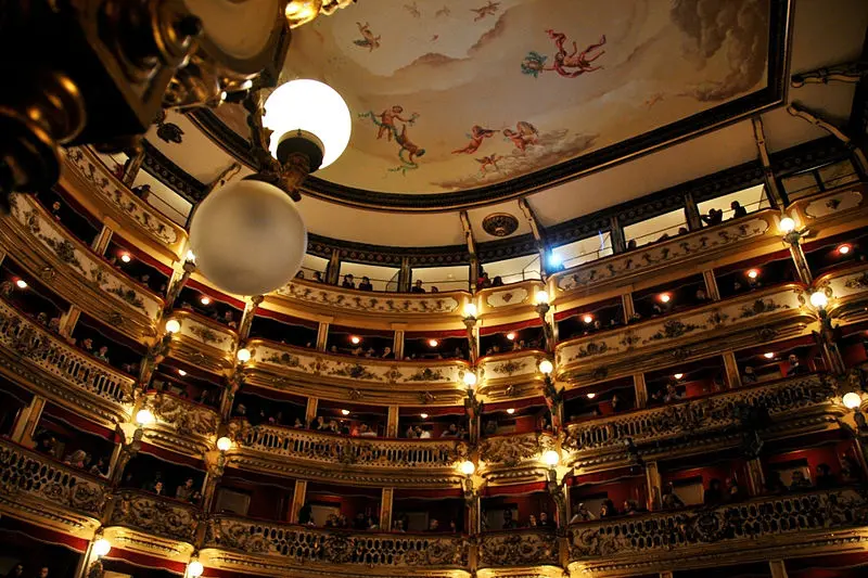 Il teatro Bellini (foto wikimedia)