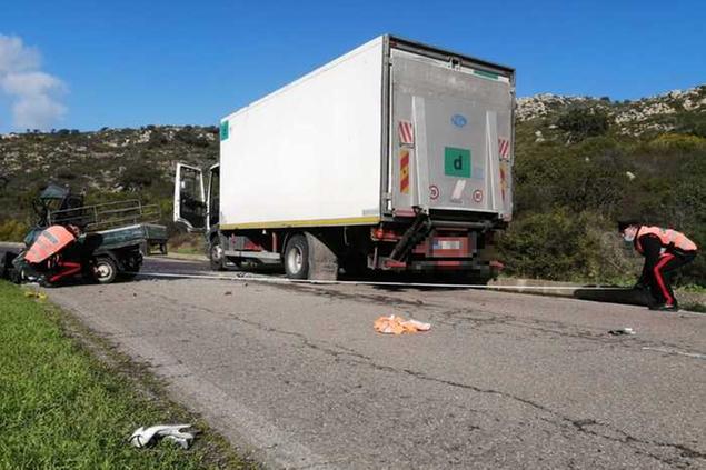 gonnosfanadiga scontro frontale tra un camion e un autocarro grave un 53enne l unione sarda it