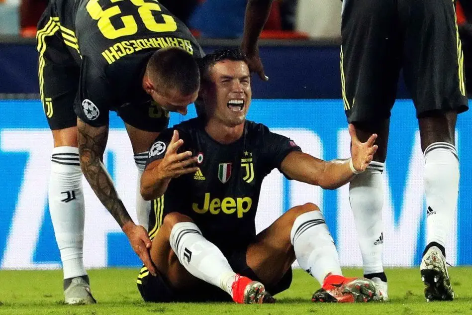 CR7 in lacrime dopo l'espulsione (Ansa)