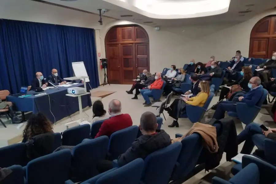 L'incontro fra l'assessore Nieddu e i sindacati (foto Regione Sardegna)