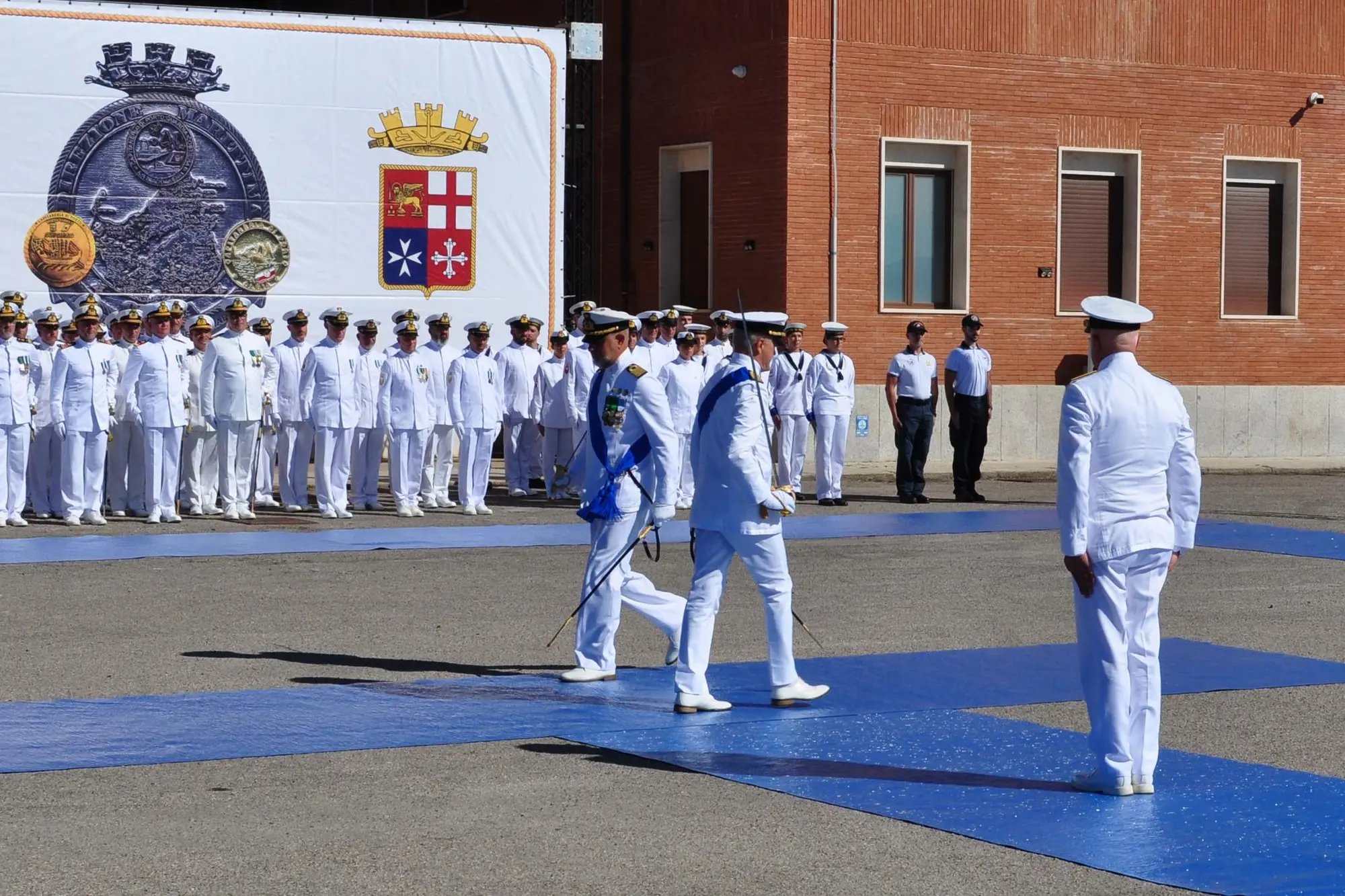 Cambio di guardia alla Direzione marittima. (Foto Antonio Satta)