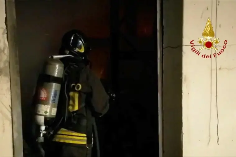 L'intervento (foto Vigili del fuoco)