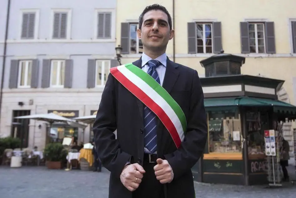 Il sindaco pentastellato Federico Pizzarotti