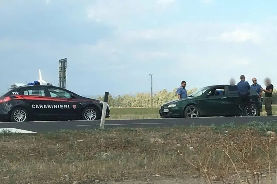 I carabinieri con i ragazzi fermati