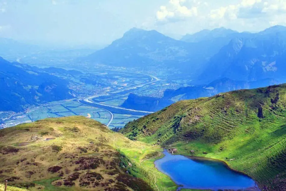 Panoramica del Cantone dei Grigioni in Svizzera (Ansa)