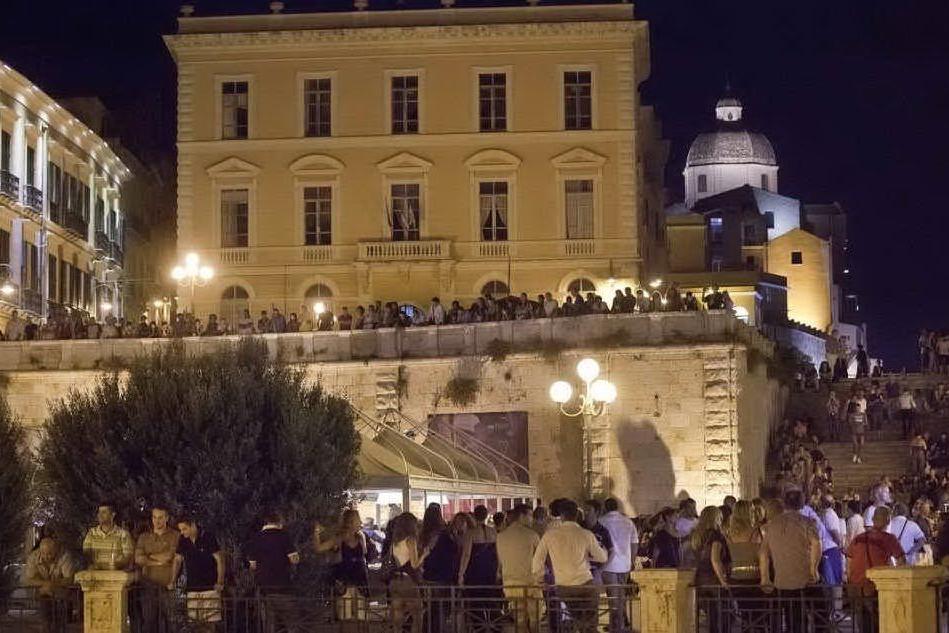Cagliari, raffica di controlli nei locali della movida: stangata a San Benedetto, multa da 6mila euro