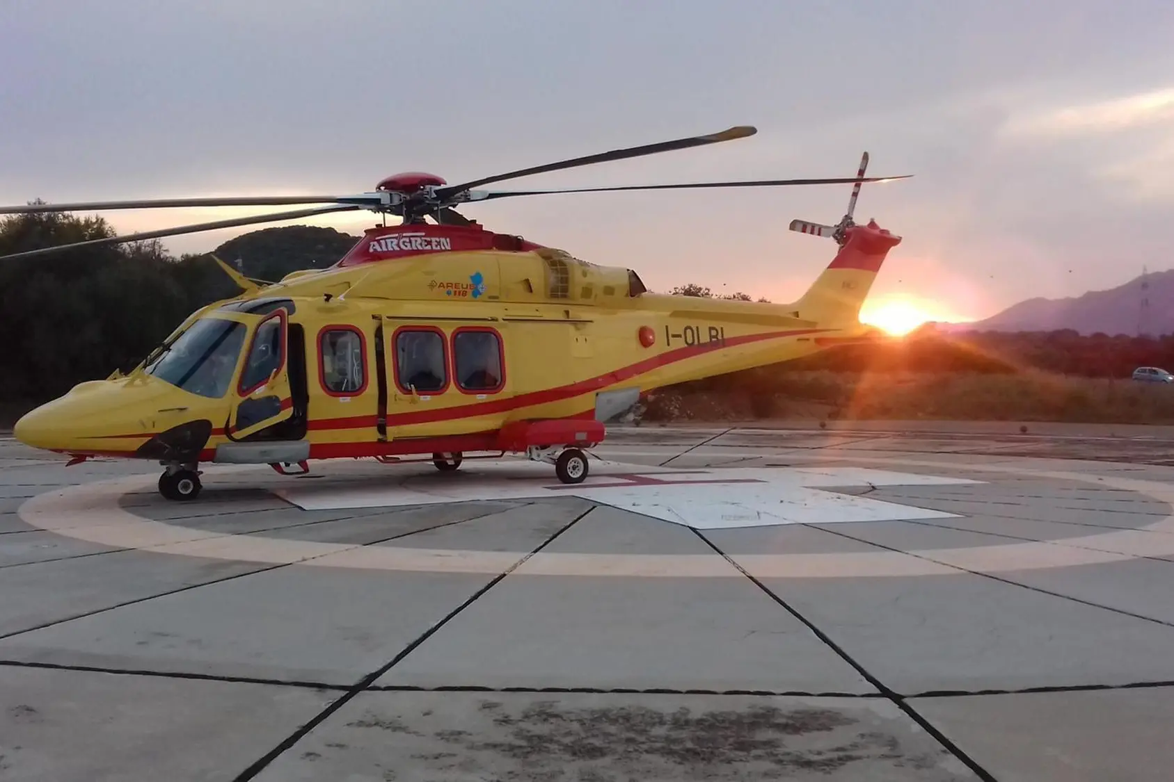 L'elicottero Echo Lima 1 intervenuto a Olbia (foto Secci)