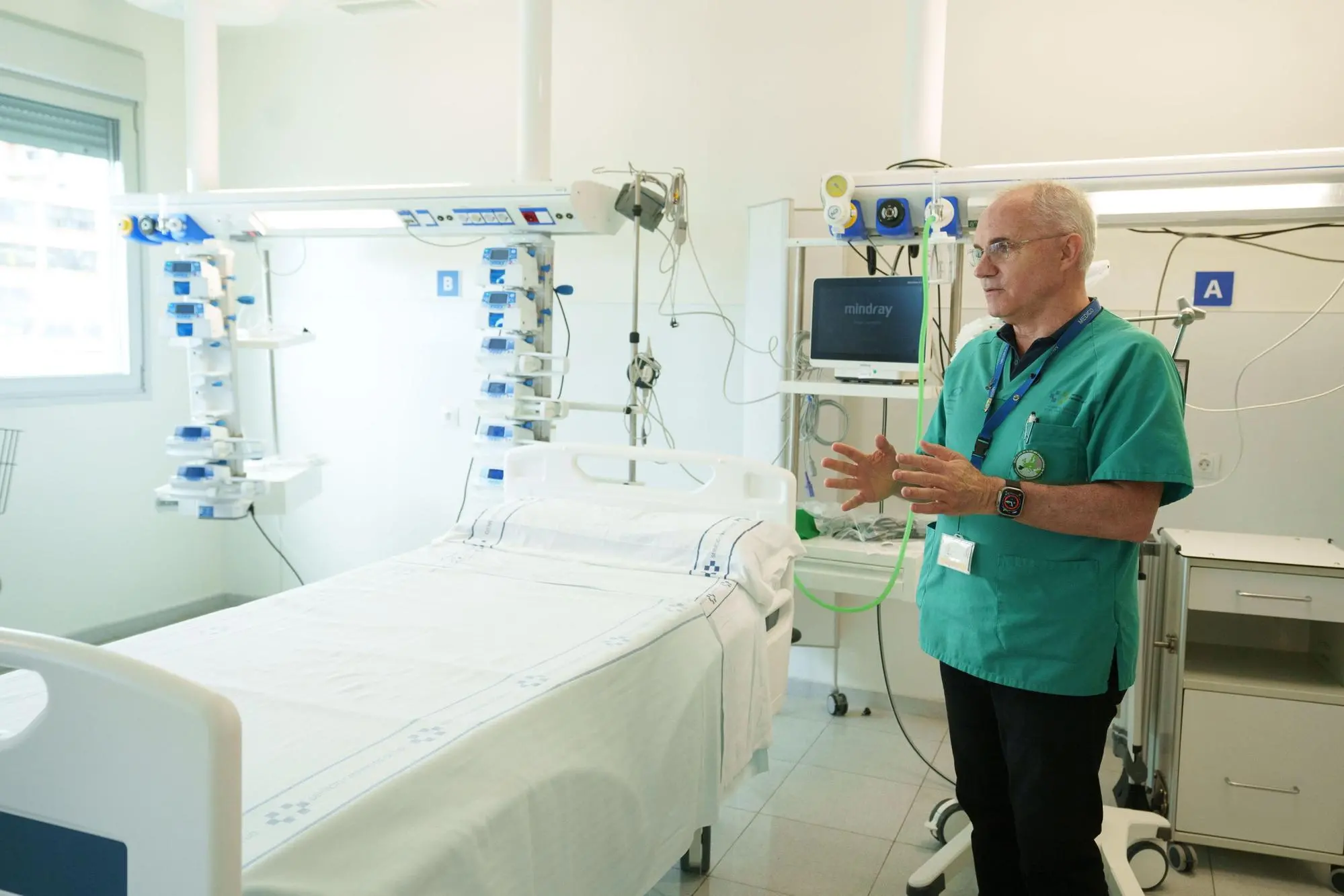 epa12941672 View of one of the rooms of High-Level Isolation Unit at La Candelaria University Hospital in the city of Santa Cruz de Tenerife, in Tenerife, Canary Islands, southwestern Spain, 08 May 2026. Spanish authorities prepares for the arrival of cruise ship HV Hondius, affected by a hantavirus outbreak. According to the World Health Organization (WHO), eight cases of hantavirus have been reported, including three deaths, on the cruise ship that is expected to dock in the Canary Islands at the weekend. EPA/Ramon De La Rocha