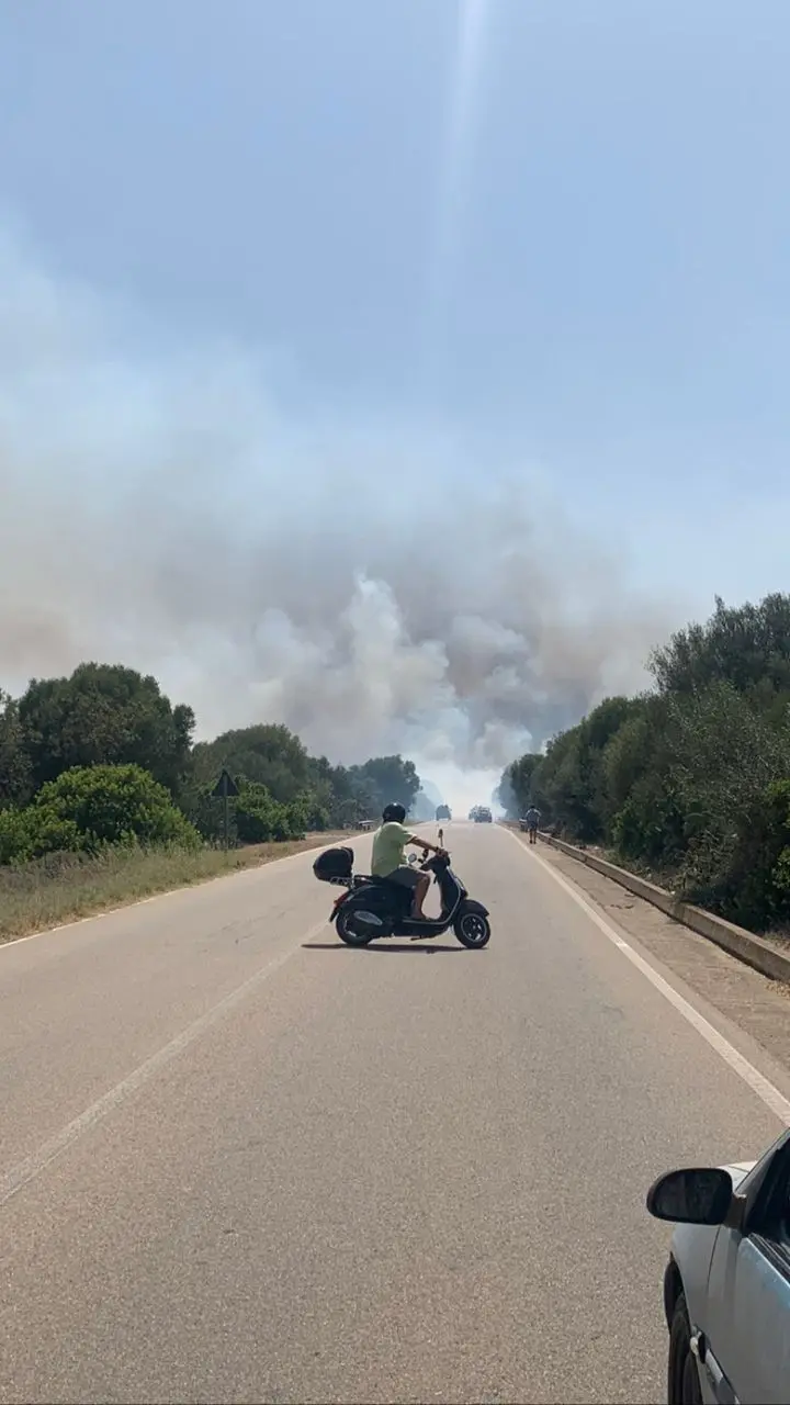 Il fumo nella zona di Colostrai, Muravera