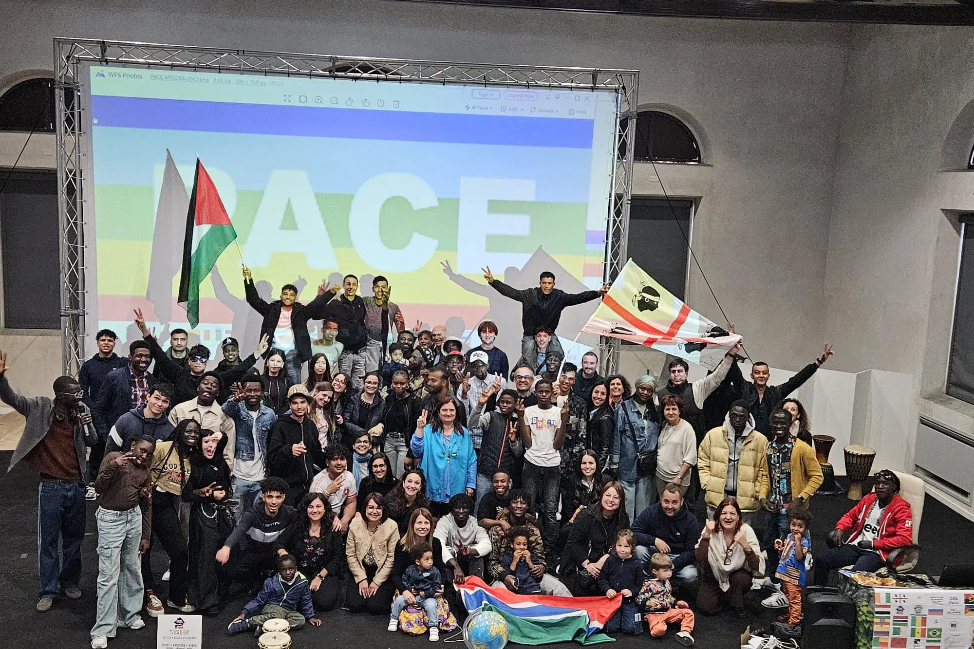 Alcuni dei partecipantoi al festival dedicato alla pace (foto ufficio stampa)