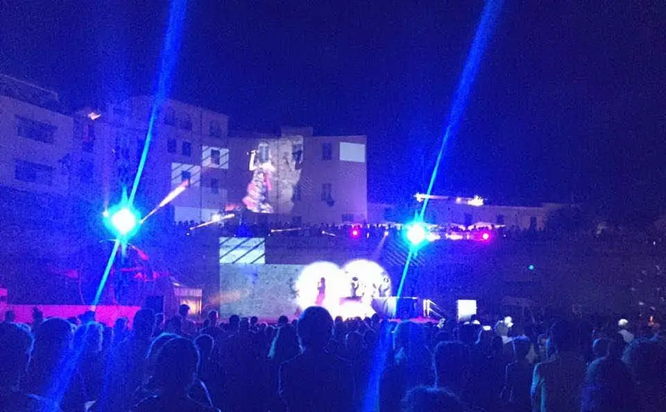 Spettacolo di luci e musica all'Akènta Day di Alghero