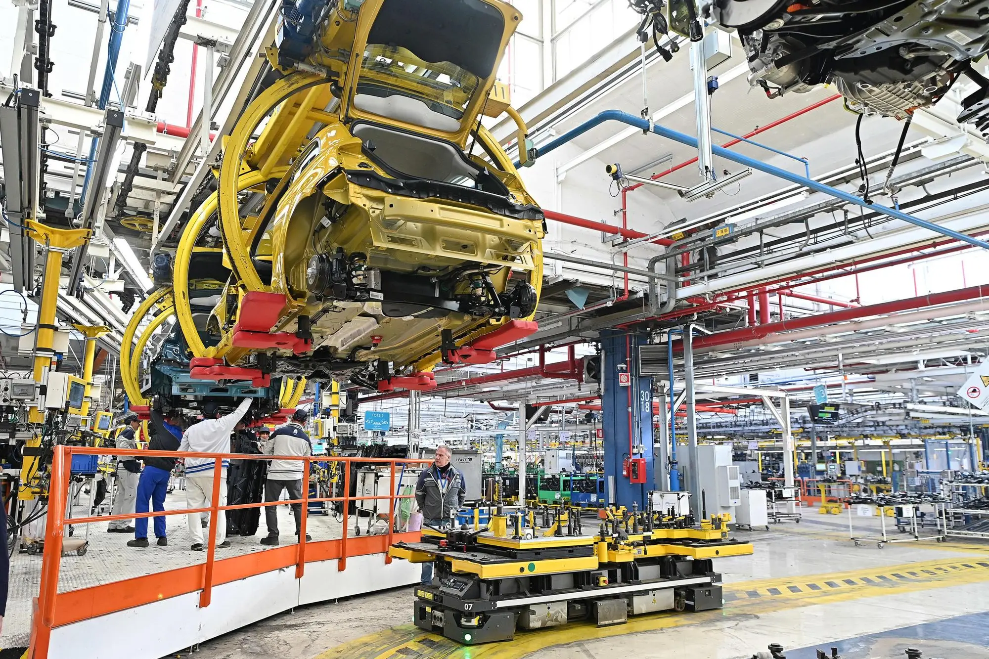 Uno stabilimento italiano di Stellantis (Ansa)