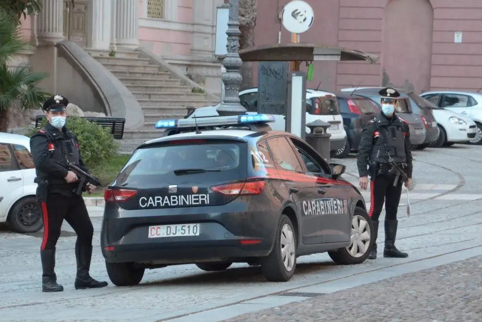 (foto carabinieri)