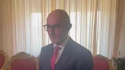 https://immagini.unionesarda.it/version/c:MTc4NjRkN2ItNzI1NC00:NzM0MmY3MWItNDM3Zi00/image.webp?f=16:9