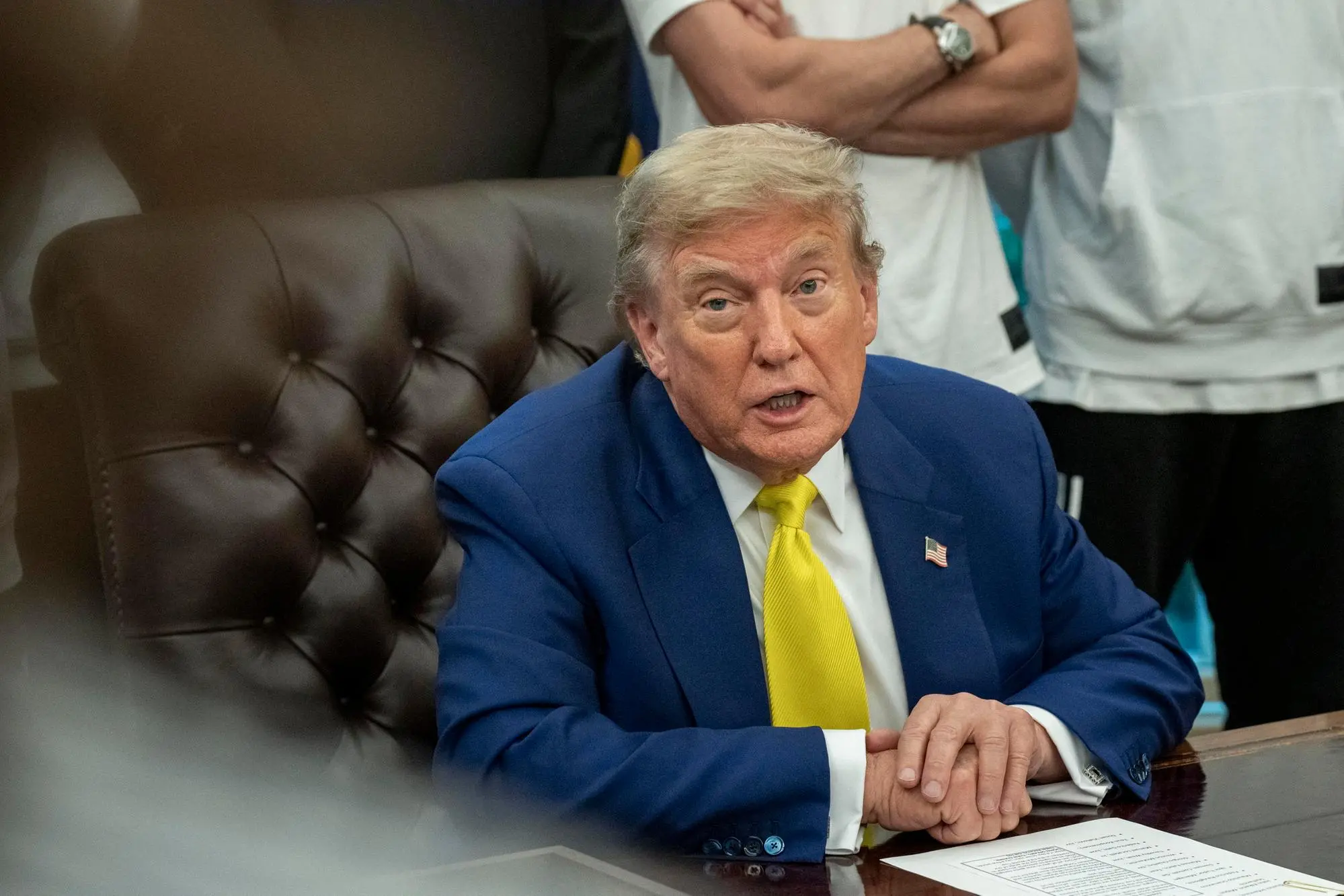 epa12184451 US President Donald Trump holds a meeting with members of the Juventus soccer club in the Oval Office of the White House in Washington, DC, USA, 18 June 2025. EPA/KEN CEDENO / POOL