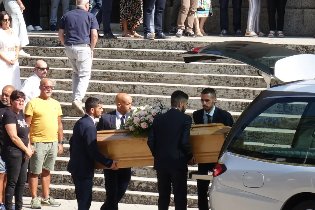 Il funerale di Marina Masia a Nuoro (Renzo Gualà)