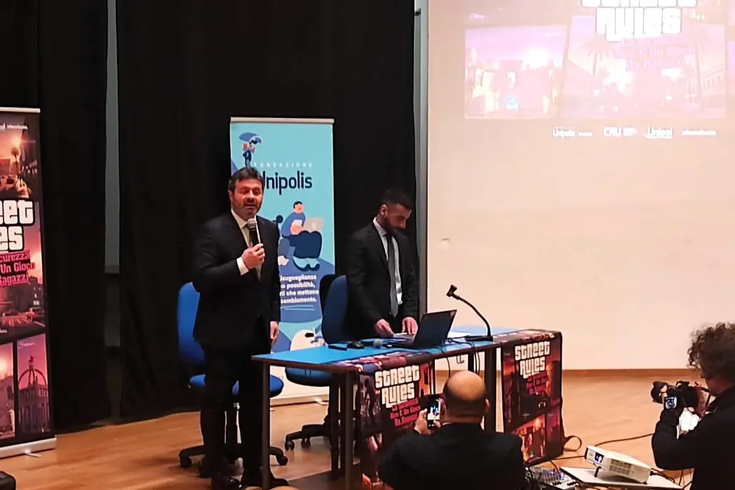 Il sindaco Mascia all'incontro di presentazione di Street Rules (foto G. Marras)