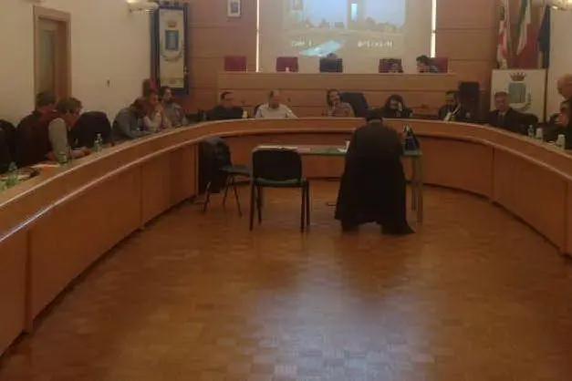 Seduta del Consiglio comunale a Porto Torres