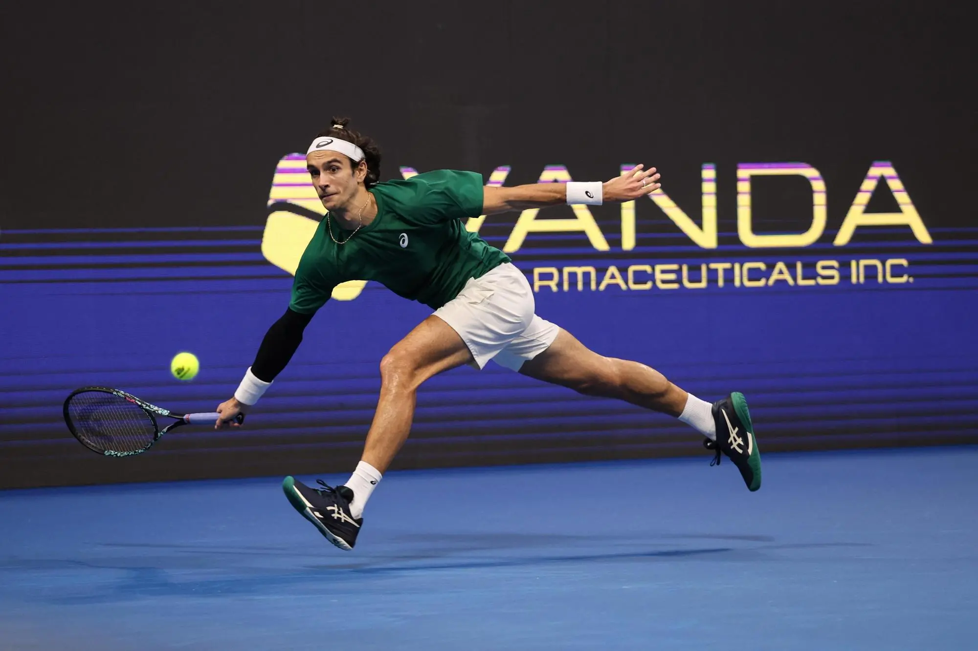 epa12512396 Lorenzo Musetti of Italy in action against Novak Djokovic of Serbia (not pictured) during the men's finals match of the ATP Hellenic Championship tennis tournament, Athens, Greece, 08 November 2025. EPA/GEORGE VITSARAS