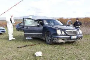 L'auto di Lai durante i rilievi