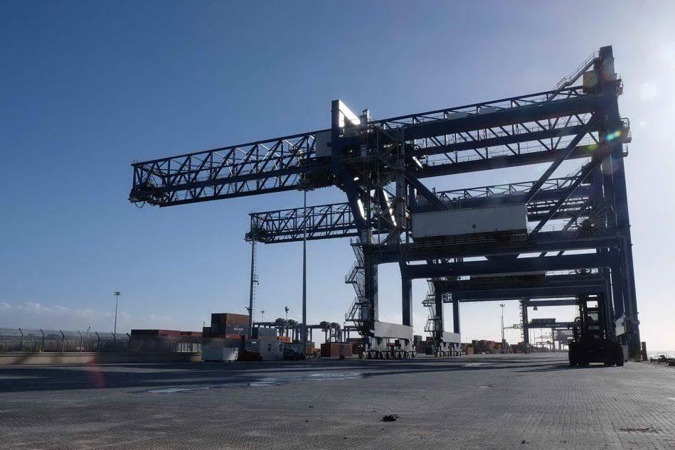 Cagliari, la Zona franca nel terminal container del Porto canale
