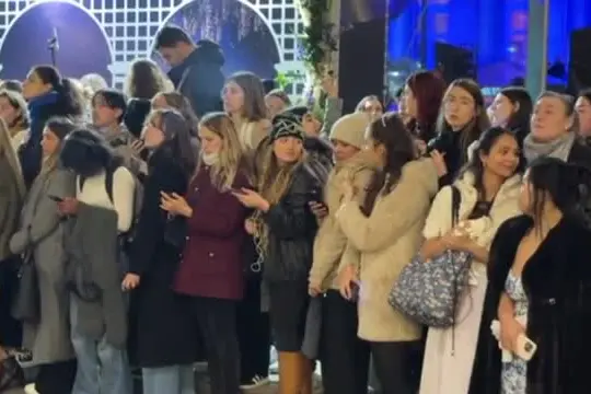 A Parigi la premiere mondiale di "Bridgerton 4" con i protagonisti